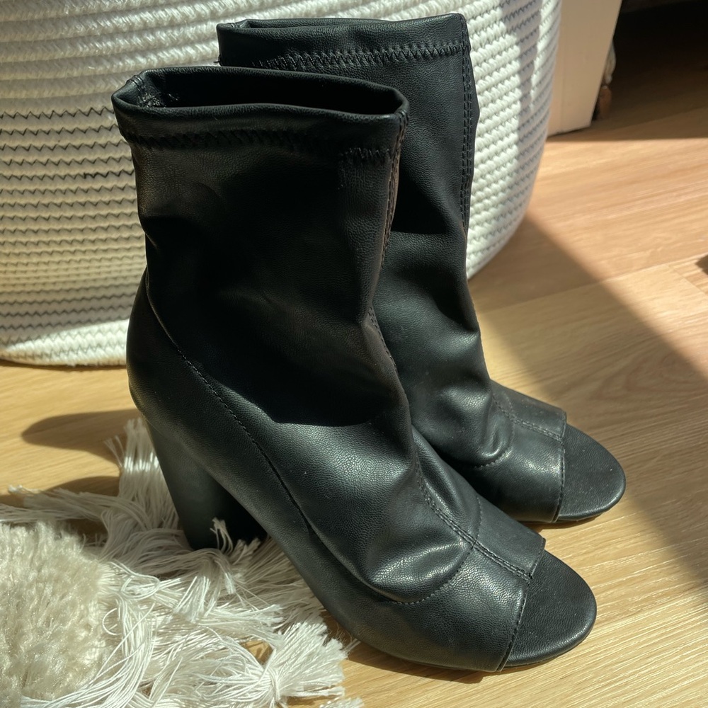 Steve Madden Urbanite Open Toe 4 in. Round Heel Ankle Bootie Black